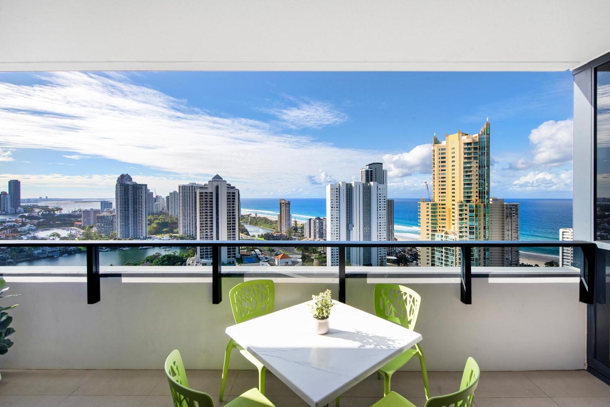 Ruby - Self Contained, Privately Managed Apartment Gold Coast
